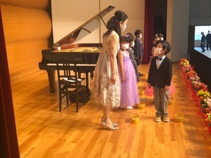 発表会1年生写真撮影①_コピー